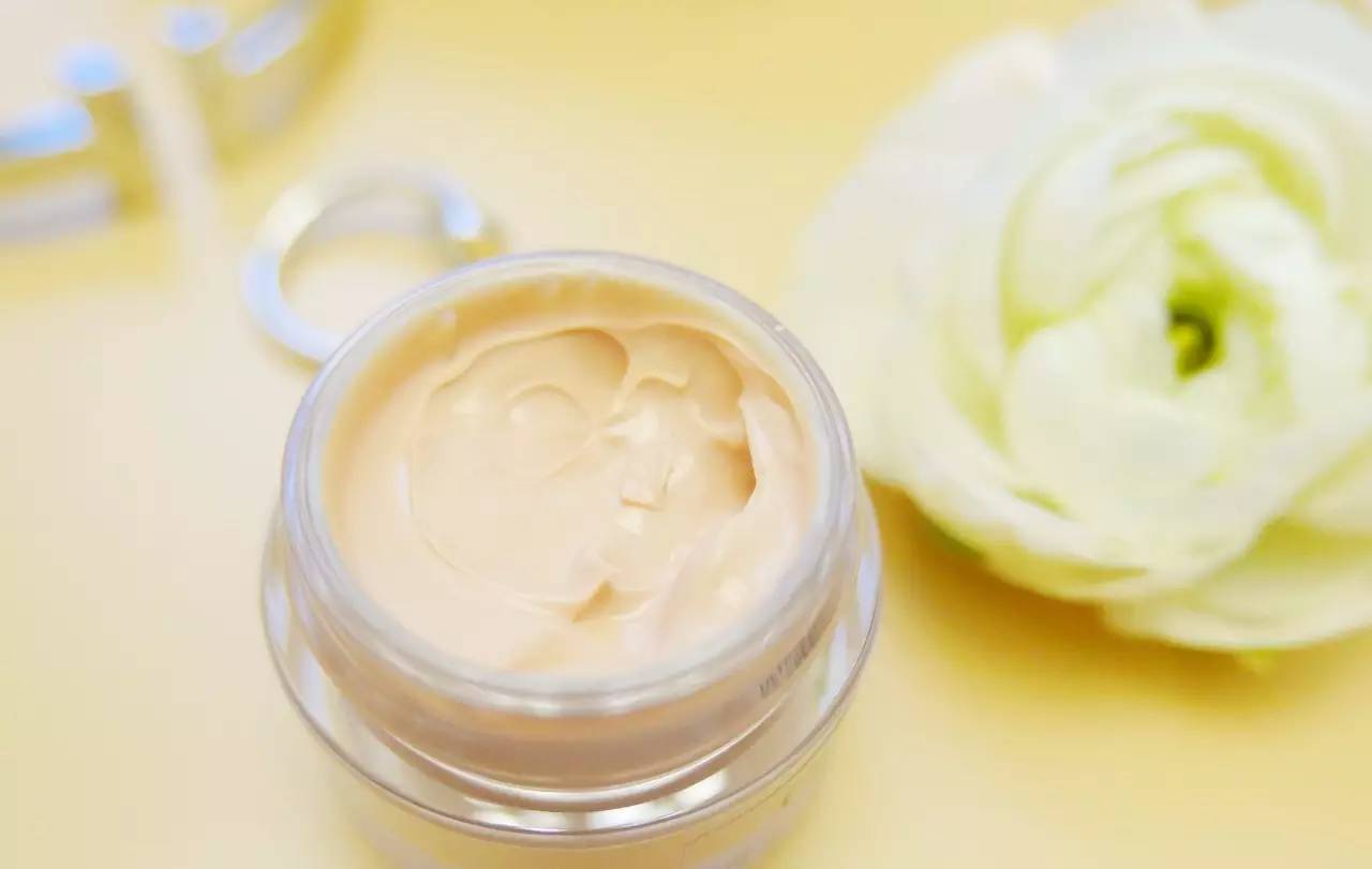 姑娘,你漏电了!