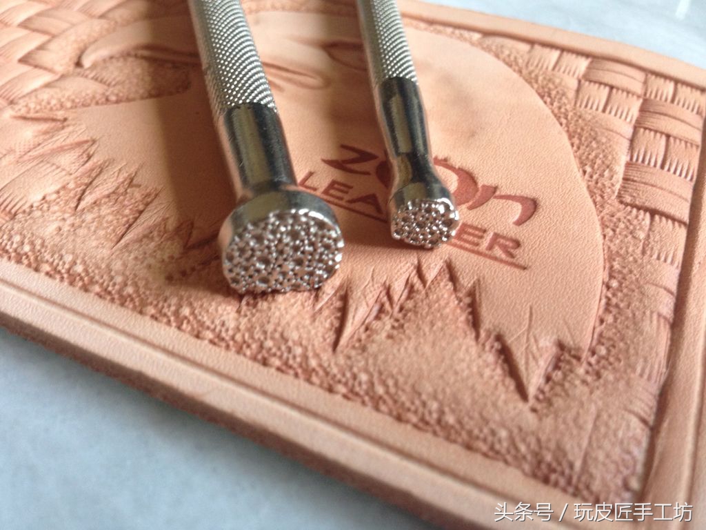 皮雕钱包手工制作视频,简易真皮手工钱包制作教程