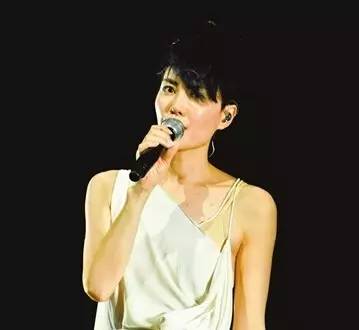 王菲日本演唱会,王菲99日本演唱会波西米亚狂想曲