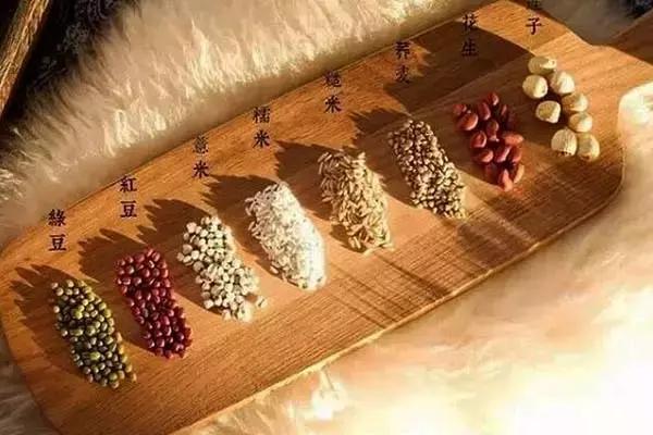 腊八节各寺院施腊八粥送温暖,腊八粥寺庙