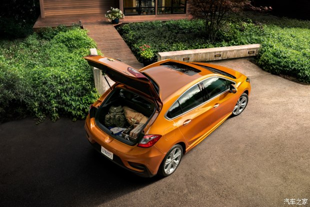 科鲁兹两厢版值得买吗,科鲁兹两厢版实拍