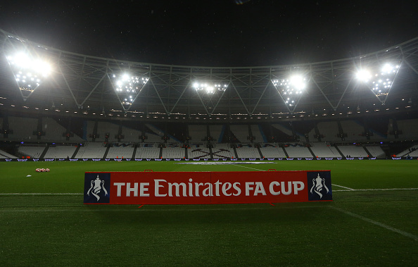 足总杯决赛臂章曼联,曼城为什么不使用足总杯臂章