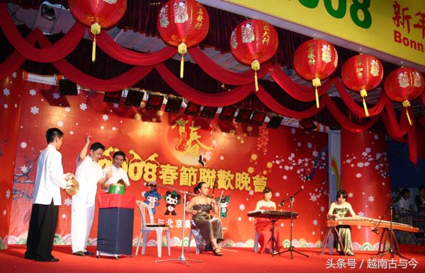 华族是该国第六大民族，建国总统是华人客家人