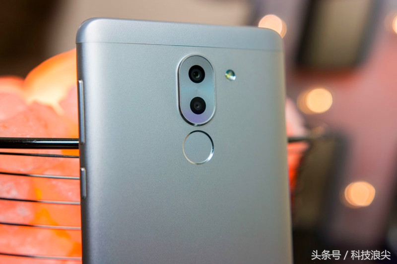 外媒华为荣耀6X评测：荣耀系列一直以来是高质量低价的代表