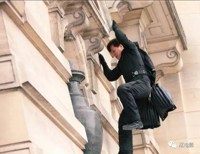 功夫瑜伽成龙和蛇,功夫瑜伽成龙带着狮子飙车