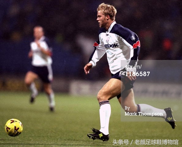 what足球,what鞋是什么牌子