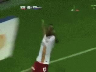 不懂足球的去足球场看球,不懂足球的人看球