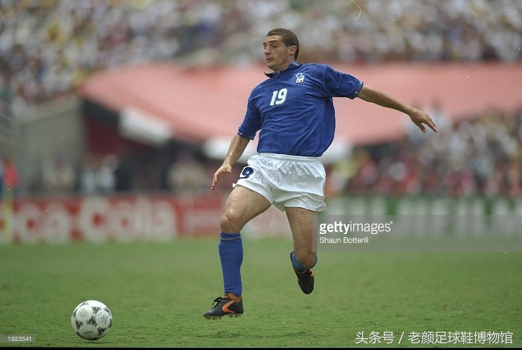 what足球,what鞋是什么牌子