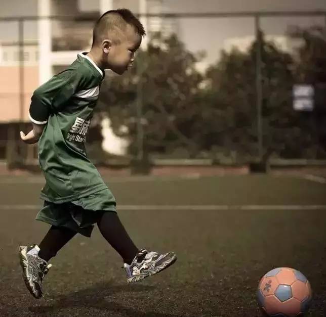 在深圳，为孩子选择足球培训，你需要知道的6件事