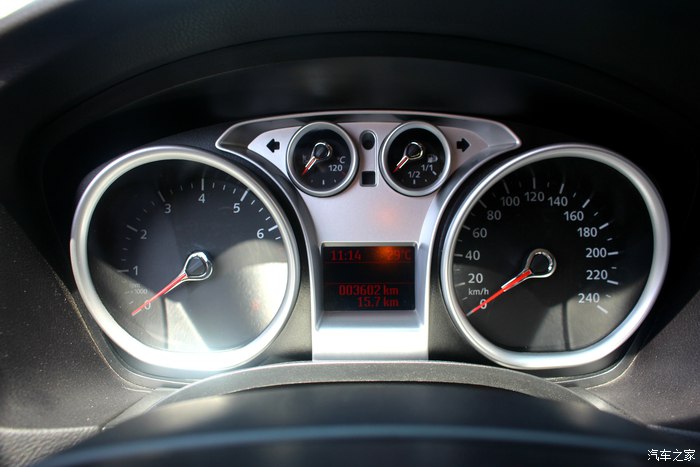 福克斯1.8l手动驾驶体验,经典福克斯1.8用车感受