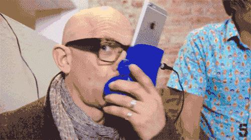 有了它用手机也能拍出电影感,有了它的手机也可以插u盘