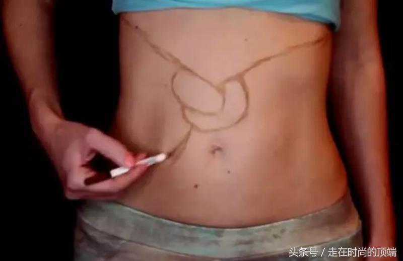 哇！化妆术“擦”掉身体，将腰打结了？
