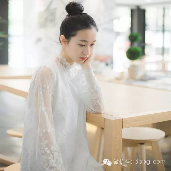 蕾丝彰显出十足的女人味 有了它你才够完美