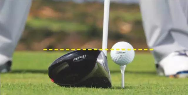 试试这种预备姿势，你的一号木可以开得又远又直