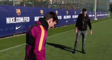 梅西的踢法前无古人后无来者,梅西训练场秀脚法