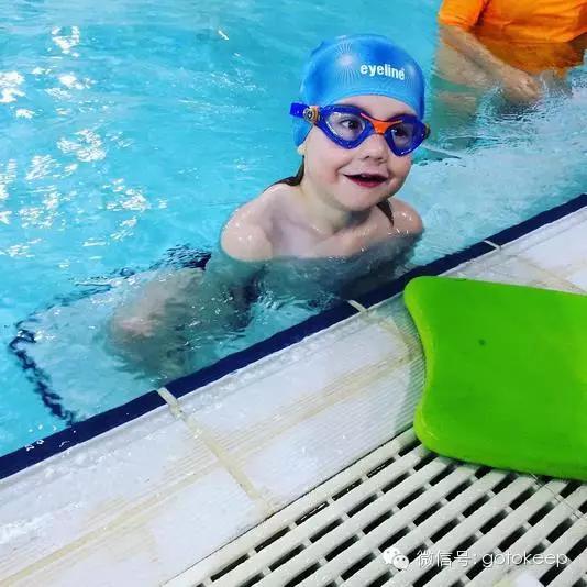 八块腹肌的小怪兽,腹肌小怪兽