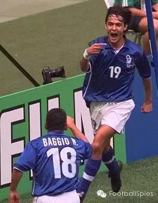 巴乔94年背影图片,49岁的巴乔照片