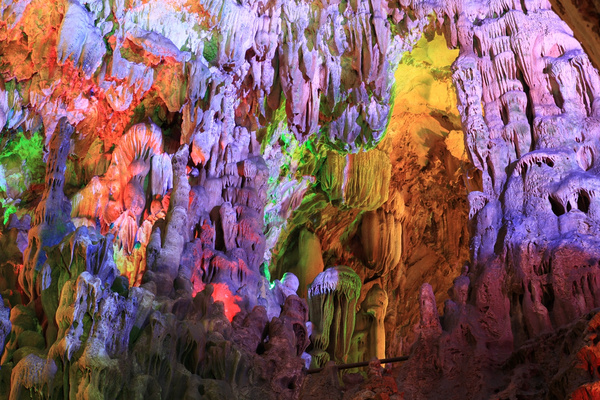 世界少有天然深水港,桂林潜水溶洞