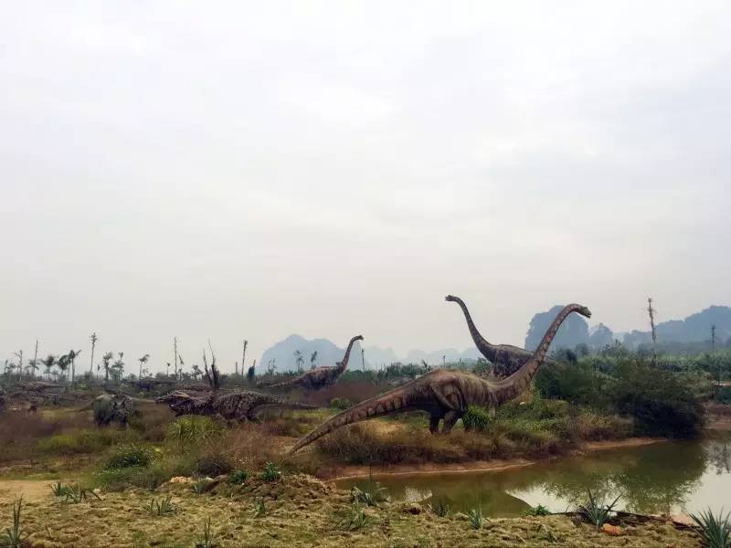 侏罗纪公园中的恐龙,侏罗纪水上乐园出现真实恐龙