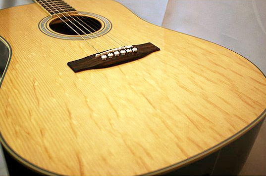 新买的吉他是什么型号的琴弦,什么样的吉他买了后悔