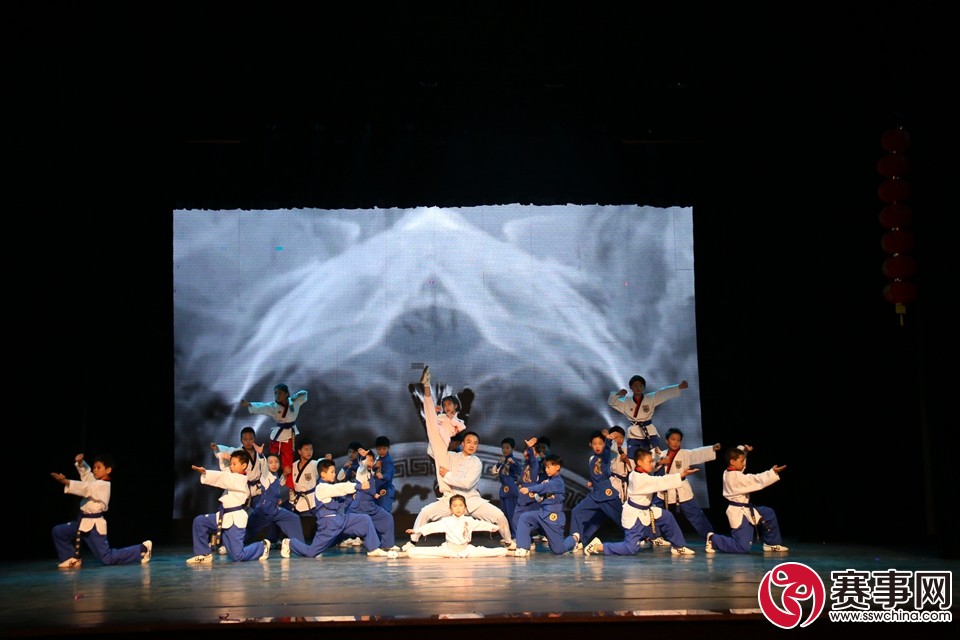 赛事网春晚录制圆满结束，正月初一至初三请锁定福建教育电视台