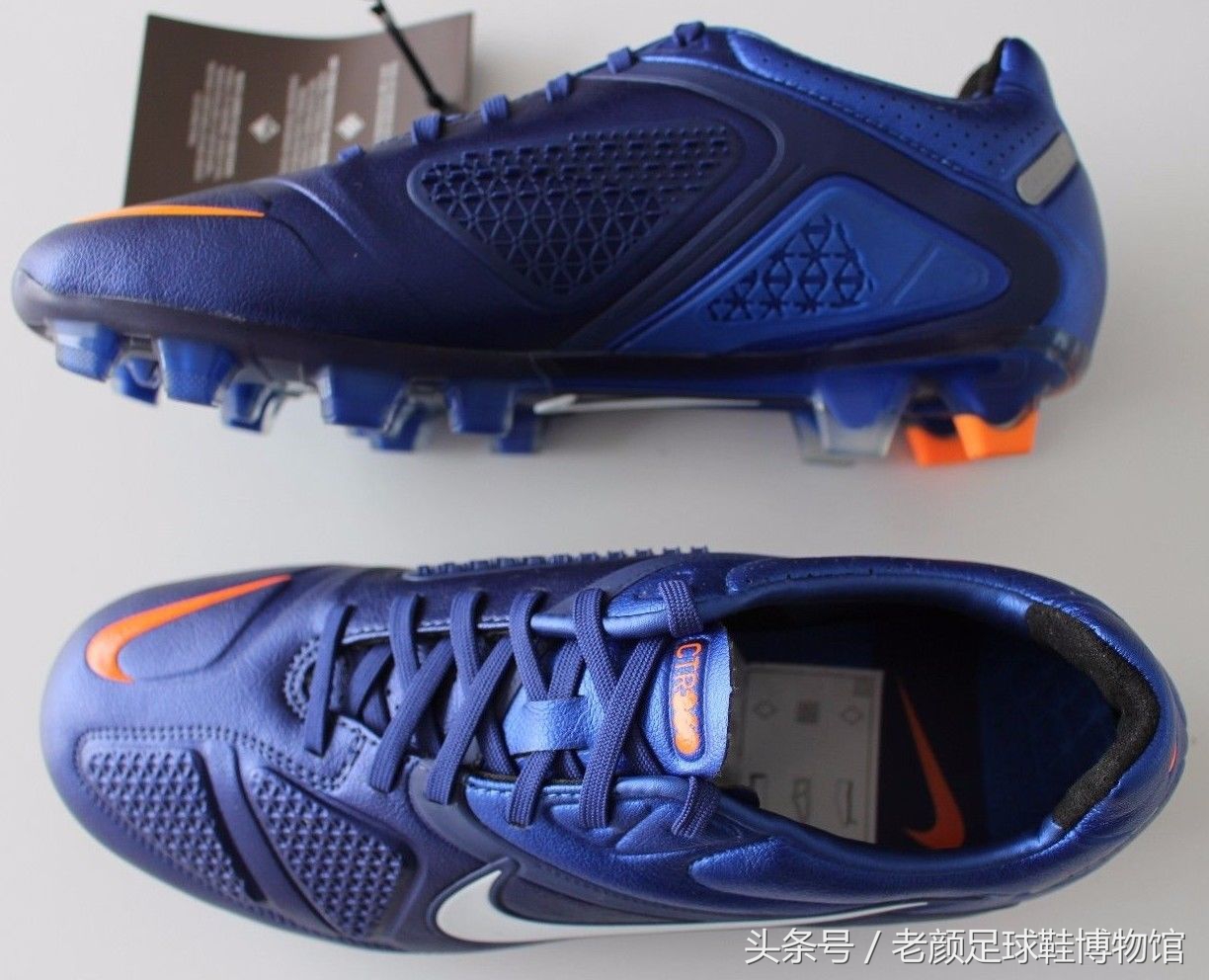 足球鞋阿迪和耐克谁更强,足球鞋耐克暗杀系列
