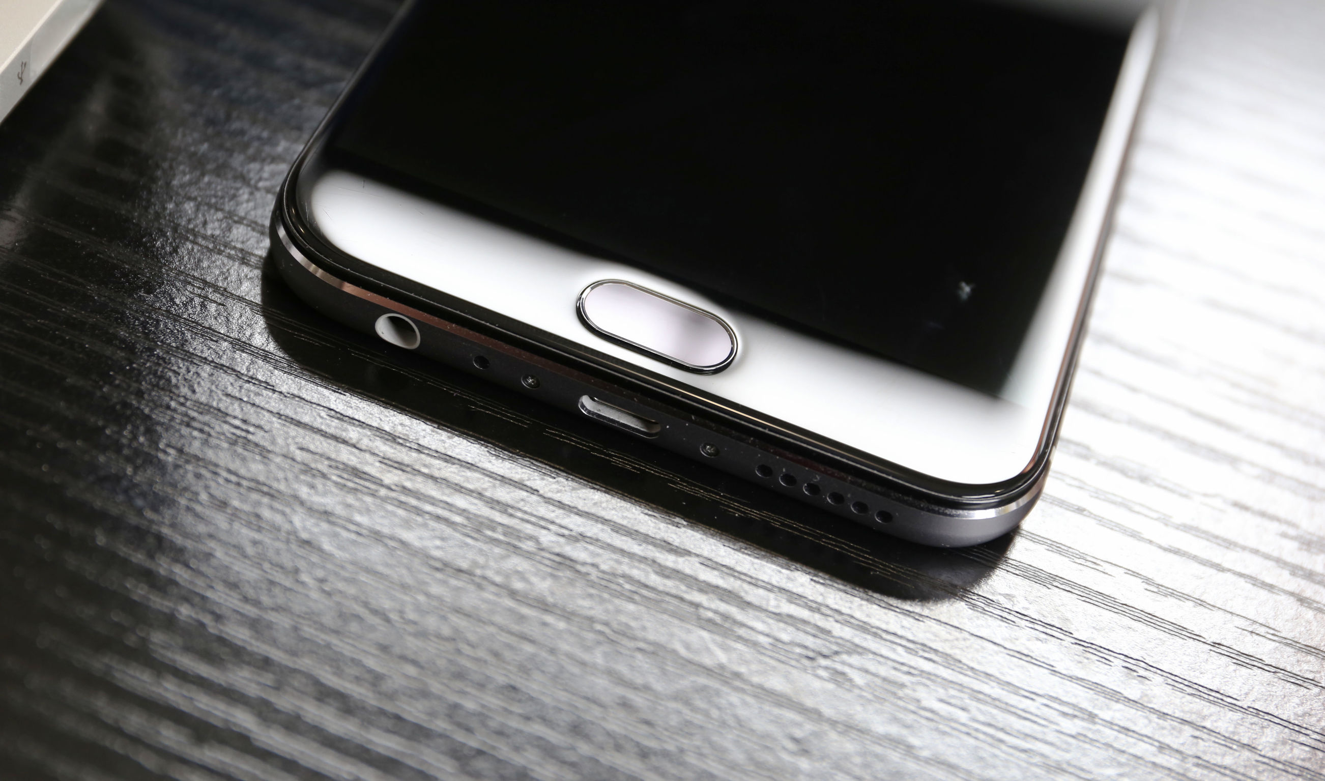 vivox9plus星空灰和黑色哪个好,vivox9星空灰跟金色尺寸一样