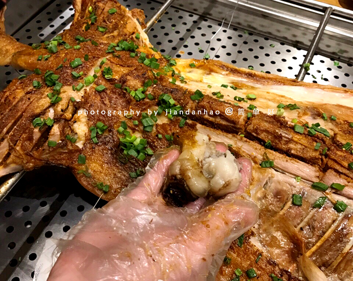 原来最正宗的烤全羊是这样做的,烤全羊出炉前10分钟都经历些什么