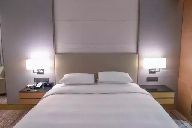 温泉酒店一定要有天然温泉吗,冬日里泡温泉