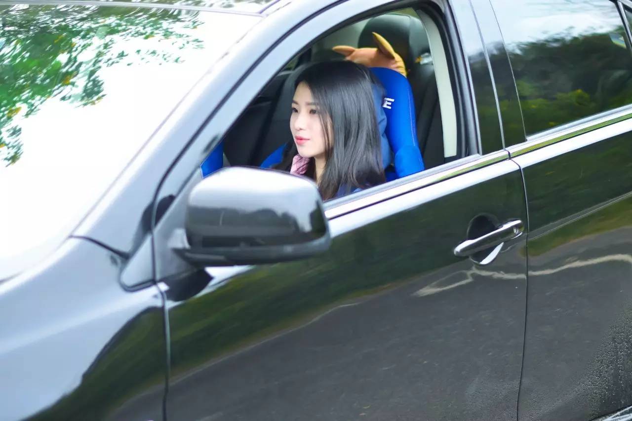 女生说车,2w多的三菱翼神