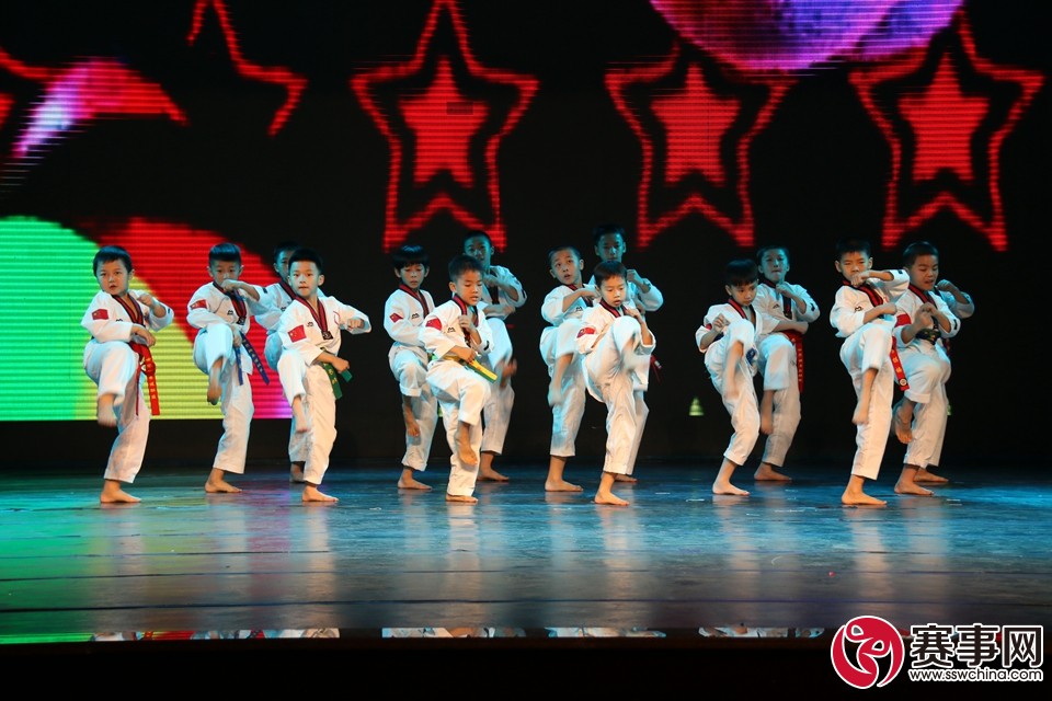 赛事网春晚录制圆满结束，正月初一至初三请锁定福建教育电视台