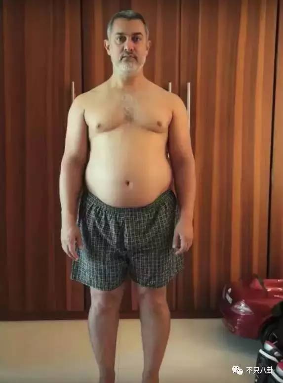 6颗蓝莓吃10分钟，无油无糖无淀粉还不能喝水，男星健身这么拼