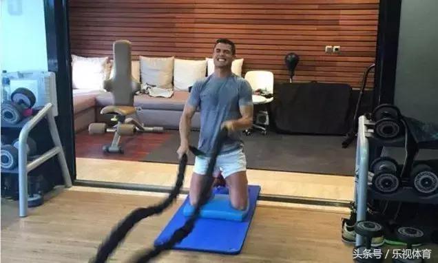 世界足球先生c罗身价,世界足球先生c罗2016年