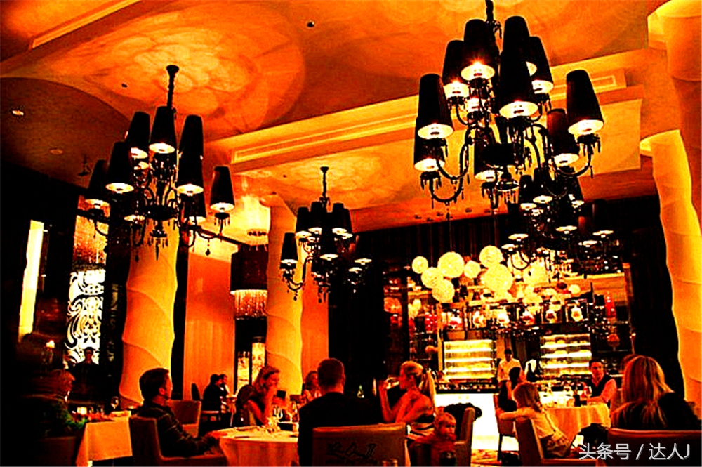 沙漠上的超级绿洲迪拜,迪拜沙漠上的奢华之都