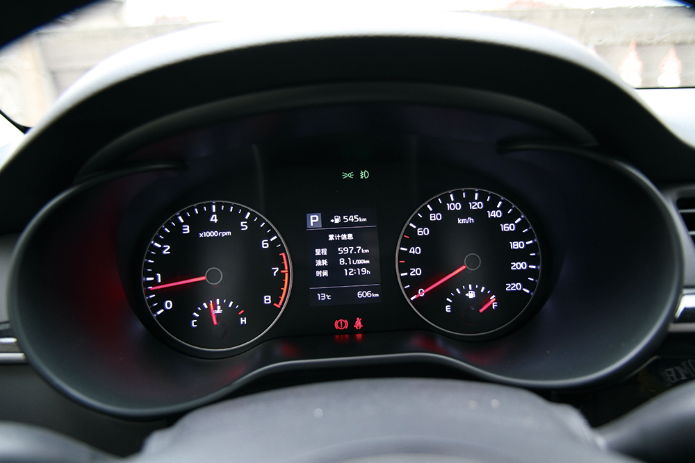 青春永驻2001,17年起亚k2自动挡试驾视频