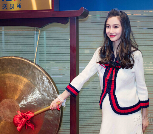 baby哪年生的小海绵,angelababy生小海绵是顺产吗