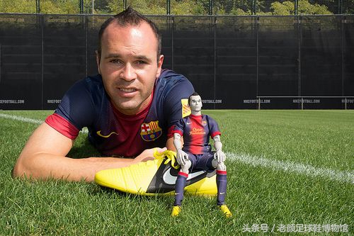 足球鞋阿迪和耐克谁更强,足球鞋耐克暗杀系列