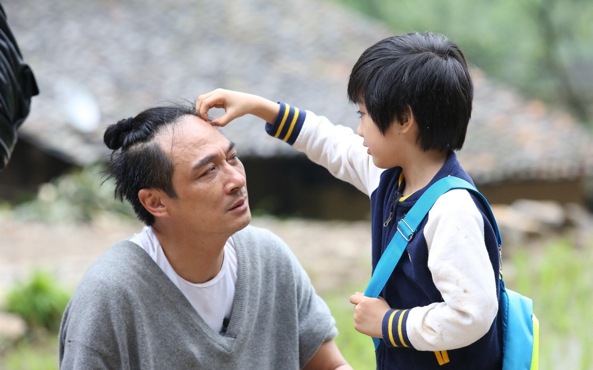 贝儿杨阳洋费曼摘菠萝,爸爸去哪儿贝儿杨阳洋费曼