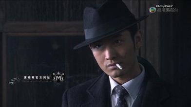 抽烟经典镜头周星驰,周星驰周润发抽烟搞笑视频合集