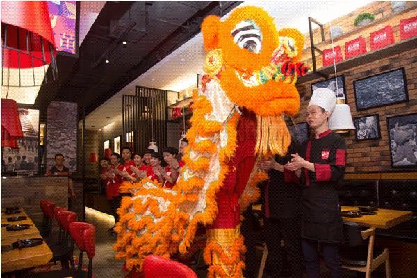 如此专心“*鸭做**”，让广州人一下子沸腾了