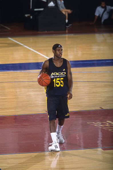 16岁就开始虐框的詹姆斯，那时候发型真的帅爆了