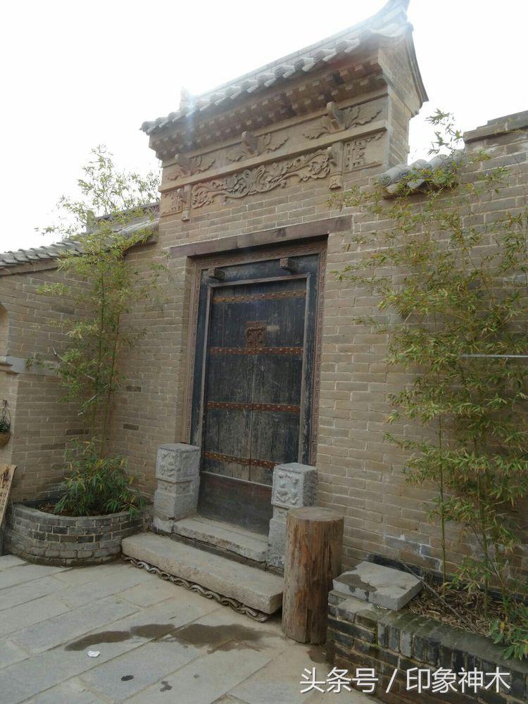 陕北俊俏女子勇闯袁家村大嘴吃四方