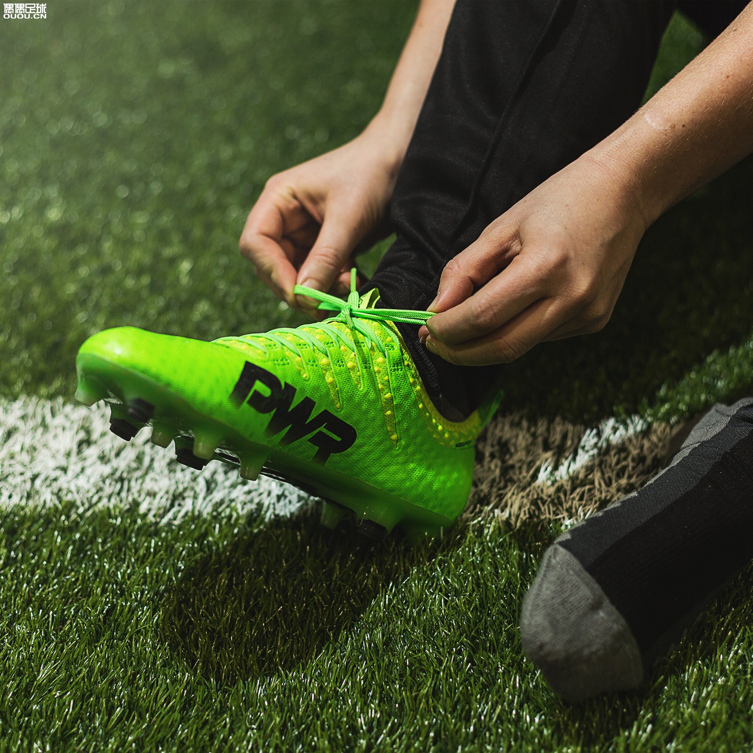 puma彪马新款白色,puma发布futureinhale限量足球鞋