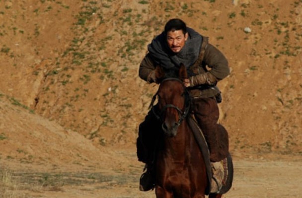 刘德华带朱丽倩回娘家视频,刘德华回泰国了吗