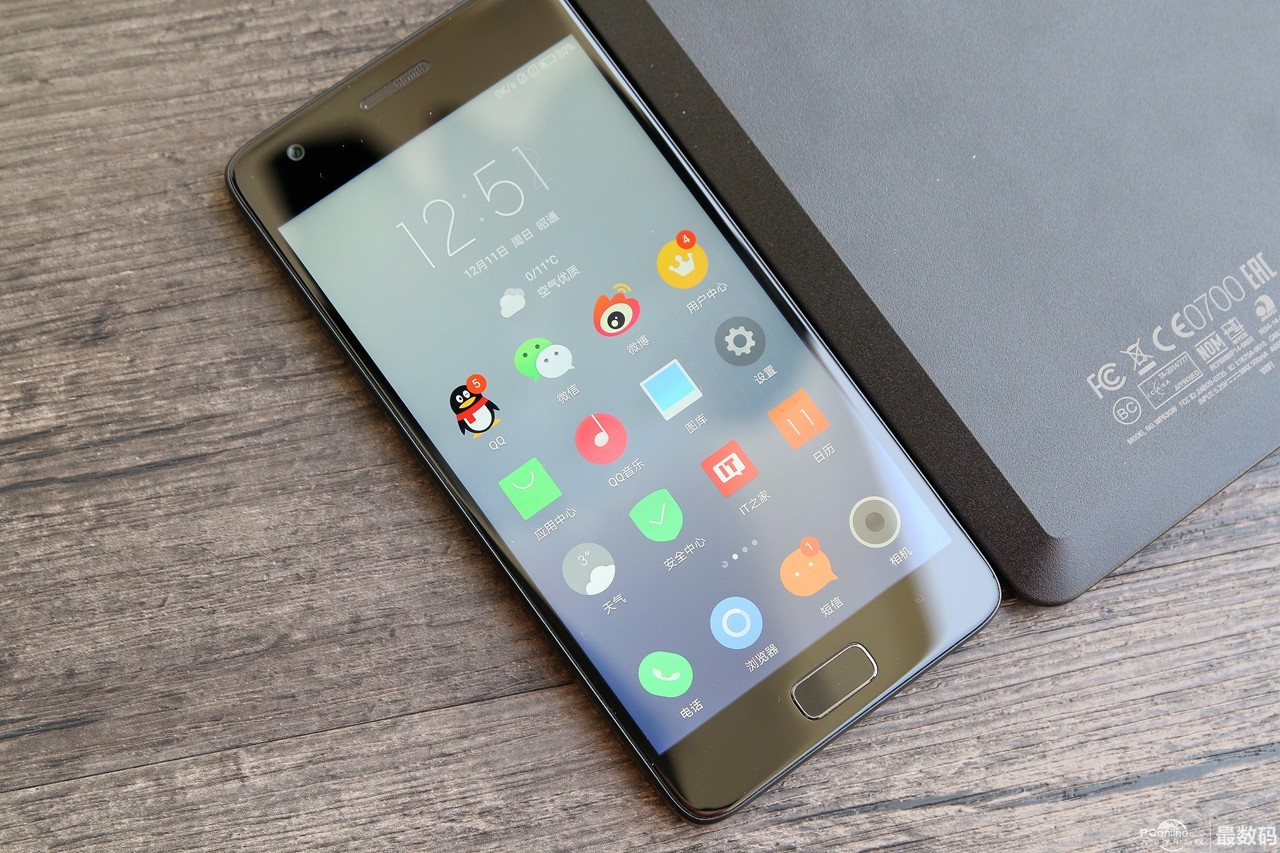 联想zukz2对比联想zukedge,联想zukz2值得买吗