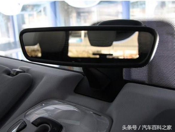 后视镜自动调节正确方法,倒车调节后视镜的正确方法