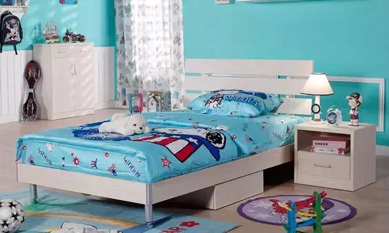 宝宝掉地上磕到头怎么处理,宝宝摔下床摔到头要不要去医院看