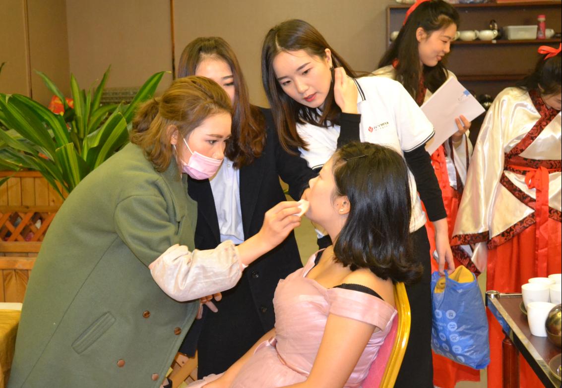 iphone7奖优秀员工不豪,42张图看爱唯2017年会