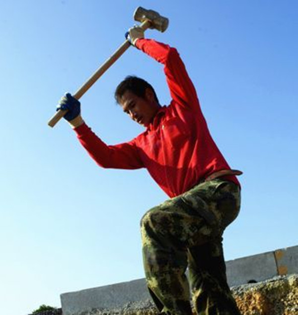 山里抓鱼,小溪抓鱼方法大全