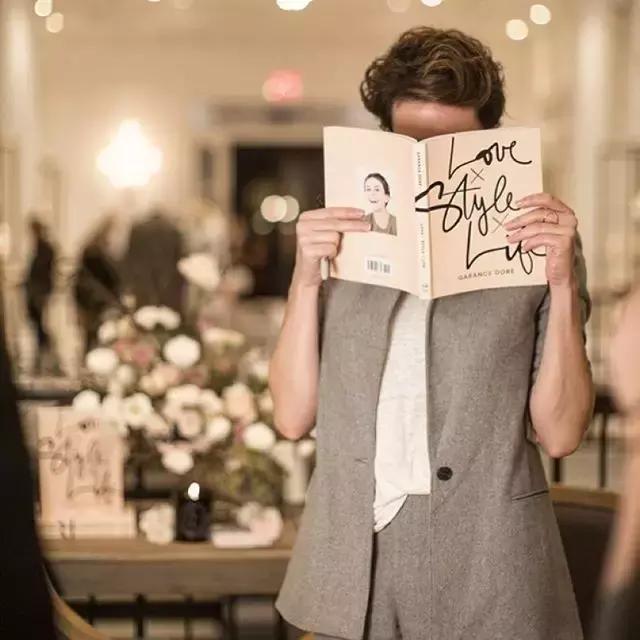 花五万块钱买一个包,花5万买一个包包会贬值嘛